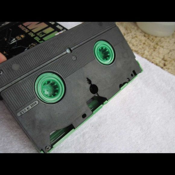 Apollo 13 Hanks Men in Black Smith Jones ET Green VHS Cassette Tape Bundle $3 - Picture 3 of 8